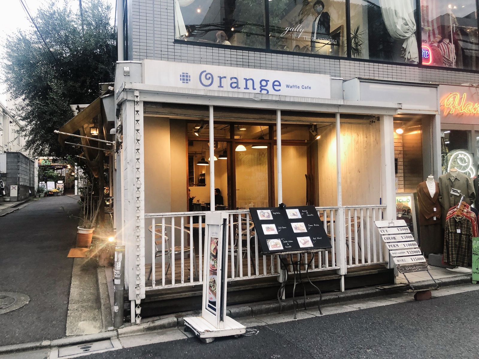 ワッフルで有名な下北沢の「ORANGE（オランジ）」に行ってみた感想・レビューのアイキャッチ画像