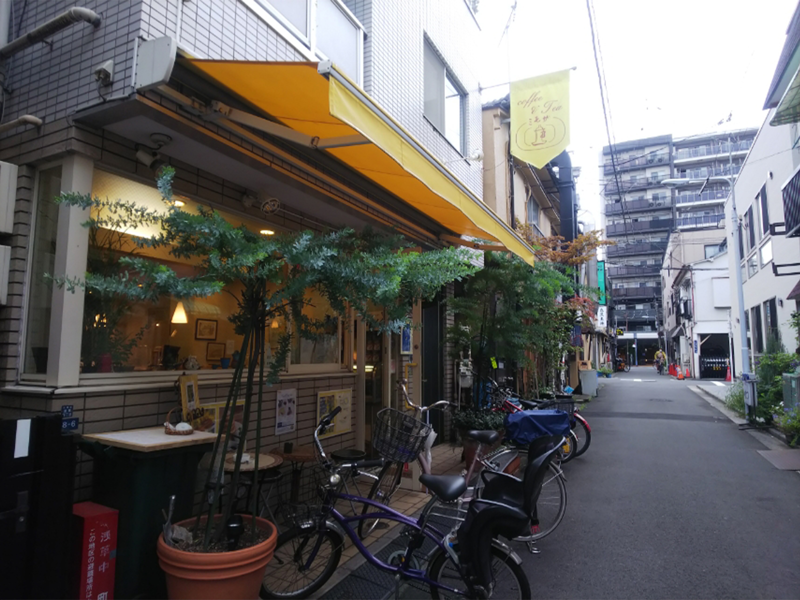 地元の方に長く愛される浅草、千束通りの裏路地カフェ「ミモザ」に行ってみた感想・レビューのアイキャッチ画像